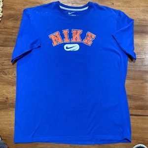 Classic Nike Swoosh T-shirt
